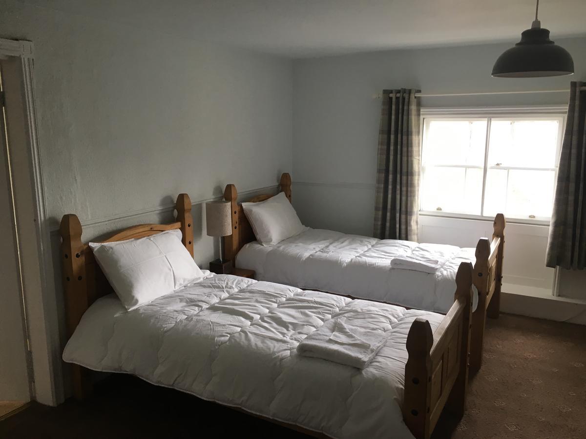 The Cross Keys Hotel Llanymynech Eksteriør bilde